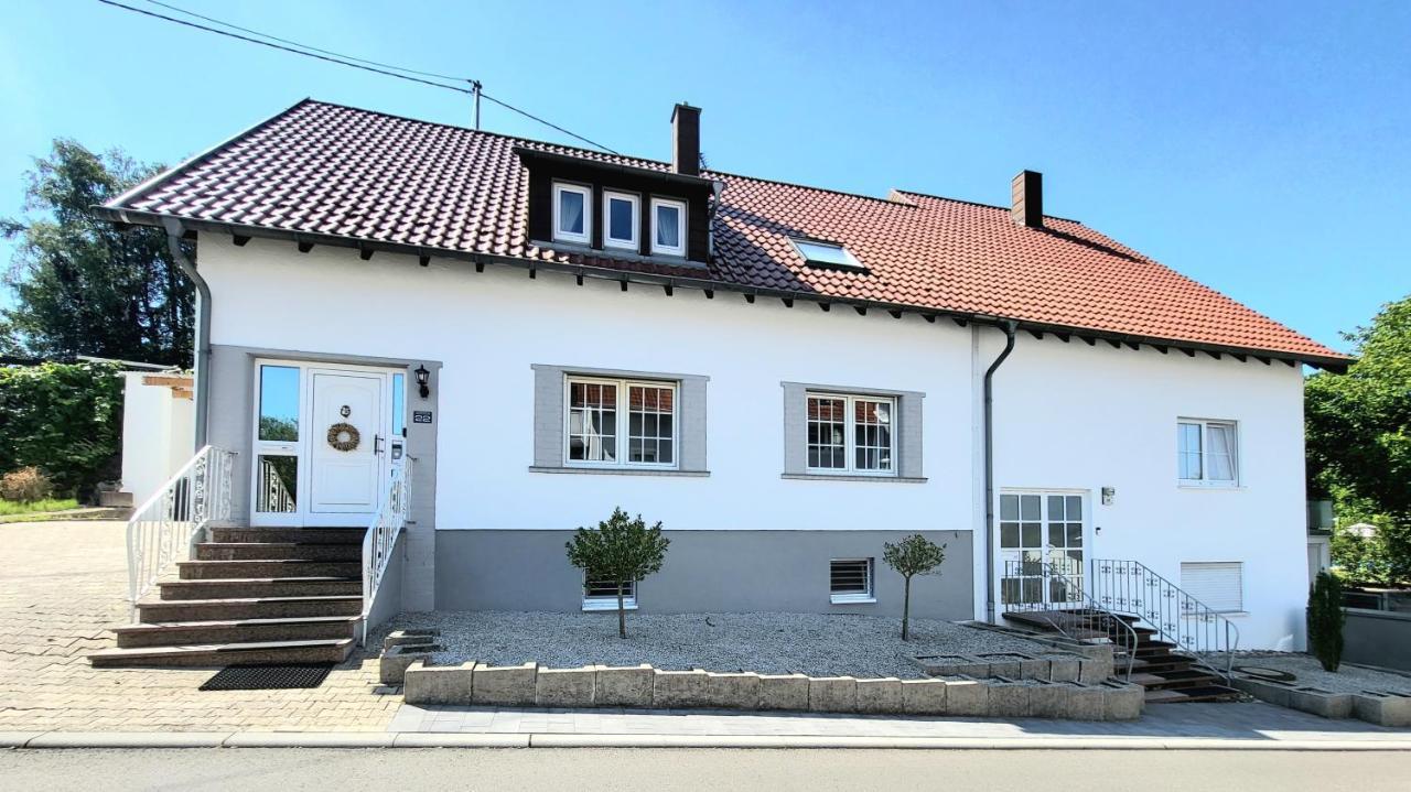 Schicke Komfortwohnung Zum Wohlfuehlen Merchweiler Eksteriør billede